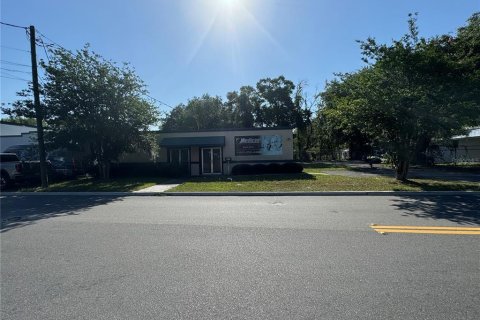 Commercial property in Jacksonville, Florida № 1560027 - photo 9