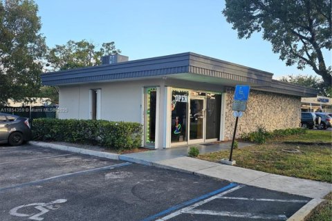 Propiedad comercial en venta en Plantation, Florida № 1872062 - foto 1