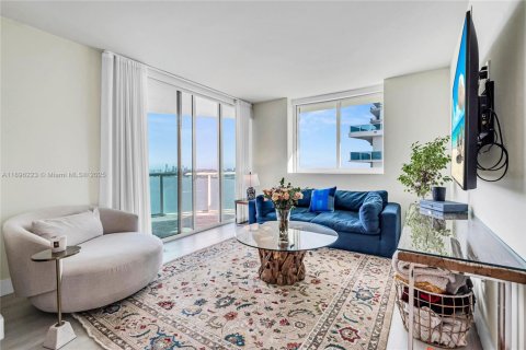 Condominio en venta en Miami, Florida, 2 dormitorios, 140.1 m2 № 1964906 - foto 3