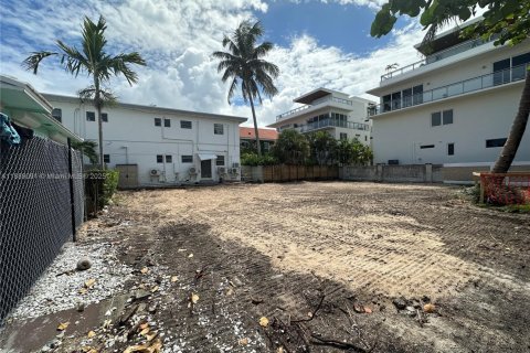 Propiedad comercial en venta en Hollywood, Florida № 1944843 - foto 2