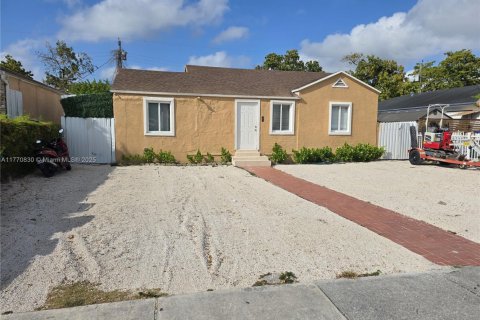 Купить виллу или дом в Майами, Флорида 3 спальни, 94.85м2, № 2053886 - фото 1