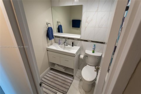 Condominio en alquiler en Hollywood, Florida, 1 dormitorio, 81.2 m2 № 2059837 - foto 18