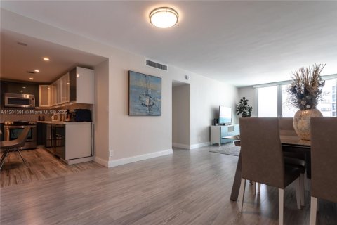 Condominio en alquiler en Hollywood, Florida, 1 dormitorio, 81.2 m2 № 2059837 - foto 10