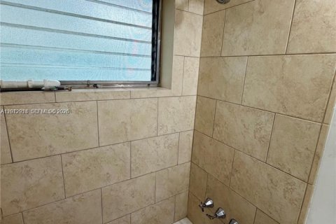 Apartment in Fort Lauderdale, Florida 2 bedrooms, 65.96 sq.m. № 2085319 - photo 16