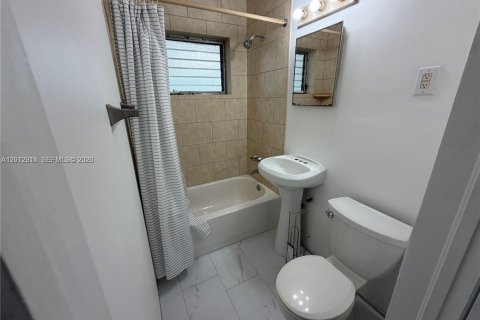 Apartment in Fort Lauderdale, Florida 2 bedrooms, 65.96 sq.m. № 2085319 - photo 14