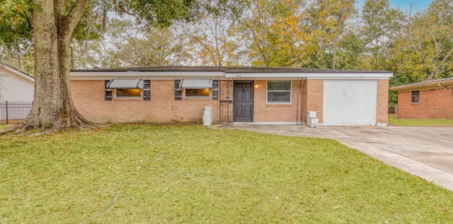 House in Jacksonville, Florida 4 bedrooms, 153.85 sq.m. № 843288