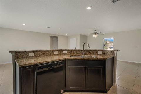 Casa en alquiler en Mascotte, Florida, 3 dormitorios, 135.27 m2 № 1901744 - foto 8