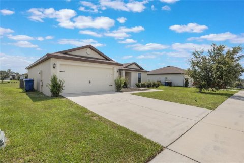 Casa en alquiler en Mascotte, Florida, 3 dormitorios, 135.27 m2 № 1901744 - foto 2