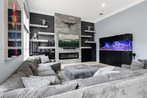 House in Davie, Florida 5 bedrooms, 383.69 sq.m. № 1971514 - photo 17