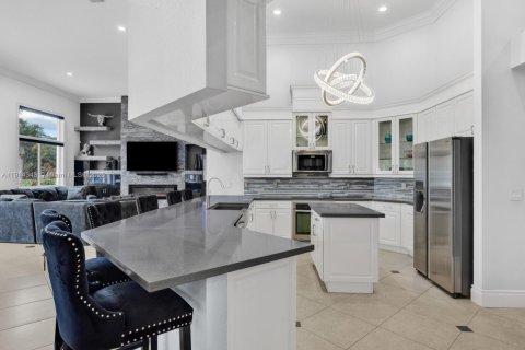 House in Davie, Florida 5 bedrooms, 383.69 sq.m. № 1971514 - photo 20
