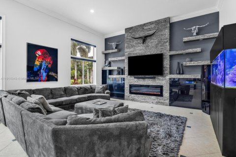 House in Davie, Florida 5 bedrooms, 383.69 sq.m. № 1971514 - photo 19