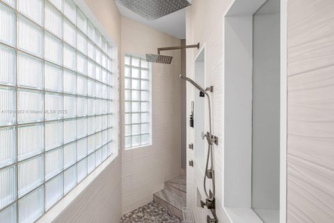 House in Davie, Florida 5 bedrooms, 383.69 sq.m. № 1971514 - photo 29