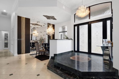 House in Davie, Florida 5 bedrooms, 383.69 sq.m. № 1971514 - photo 11