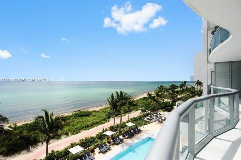 Condo in Miami Beach, Florida, 3 bedrooms  № 1955964 - photo 12