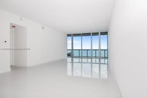 Condo in Miami Beach, Florida, 3 bedrooms  № 1955964 - photo 4