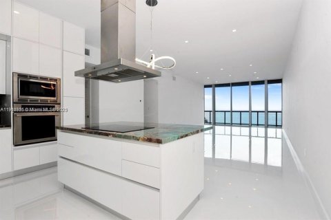 Condo in Miami Beach, Florida, 3 bedrooms  № 1955964 - photo 3