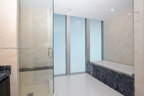 Condo in Miami Beach, Florida, 3 bedrooms  № 1955964 - photo 7