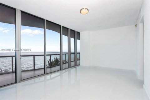 Condo in Miami Beach, Florida, 3 bedrooms  № 1955964 - photo 6