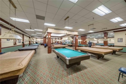 Condo in Pembroke Pines, Florida, 2 bedrooms  № 1945169 - photo 12