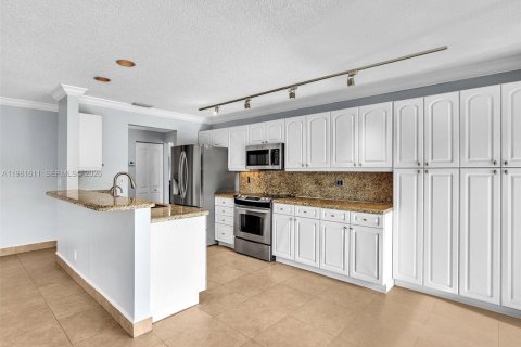 Купить виллу или дом в Плантация, Флорида 4 спальни, 226.5м2, № 2043692 - фото 27