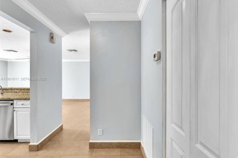 Купить виллу или дом в Плантация, Флорида 4 спальни, 226.5м2, № 2043692 - фото 20