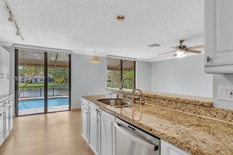 Купить виллу или дом в Плантация, Флорида 4 спальни, 226.5м2, № 2043692 - фото 22