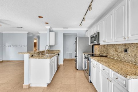 Купить виллу или дом в Плантация, Флорида 4 спальни, 226.5м2, № 2043692 - фото 25