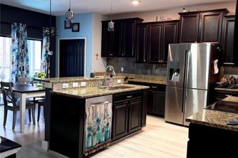 Casa en venta en New Port Richey, Florida, 5 dormitorios, 298.22 m2 № 2167098 - foto 9