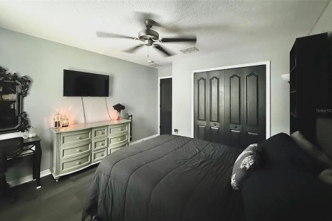 Casa en venta en New Port Richey, Florida, 5 dormitorios, 298.22 m2 № 2167098 - foto 23