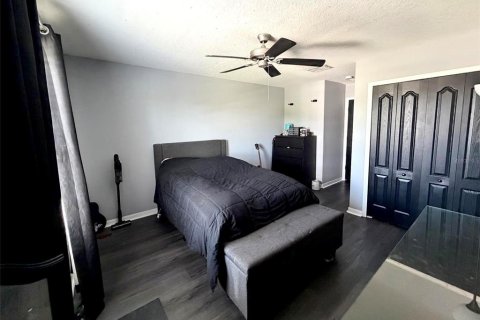 Casa en venta en New Port Richey, Florida, 5 dormitorios, 298.22 m2 № 2167098 - foto 21