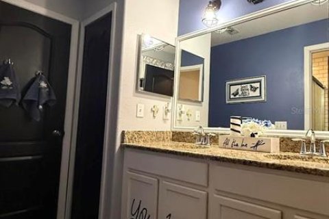 Casa en venta en New Port Richey, Florida, 5 dormitorios, 298.22 m2 № 2167098 - foto 26