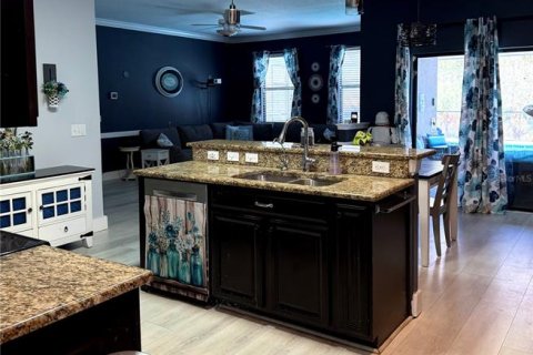 Casa en venta en New Port Richey, Florida, 5 dormitorios, 298.22 m2 № 2167098 - foto 10