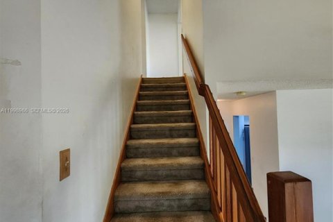 Condo in Pembroke Pines, Florida, 3 bedrooms  № 2060743 - photo 11