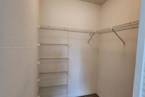 Condo in Pembroke Pines, Florida, 3 bedrooms  № 2060743 - photo 28