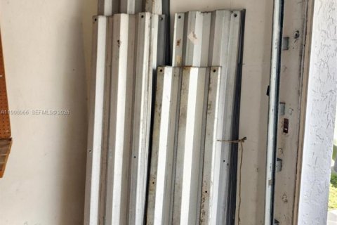 Condo in Pembroke Pines, Florida, 3 bedrooms  № 2060743 - photo 30