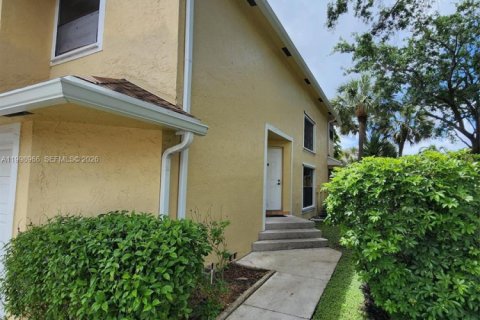 Condo in Pembroke Pines, Florida, 3 bedrooms  № 2060743 - photo 3