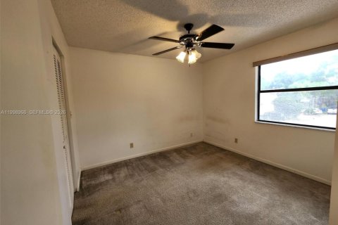 Condo in Pembroke Pines, Florida, 3 bedrooms  № 2060743 - photo 26