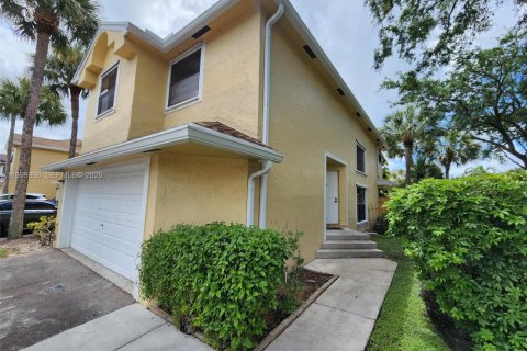 Condo in Pembroke Pines, Florida, 3 bedrooms  № 2060743