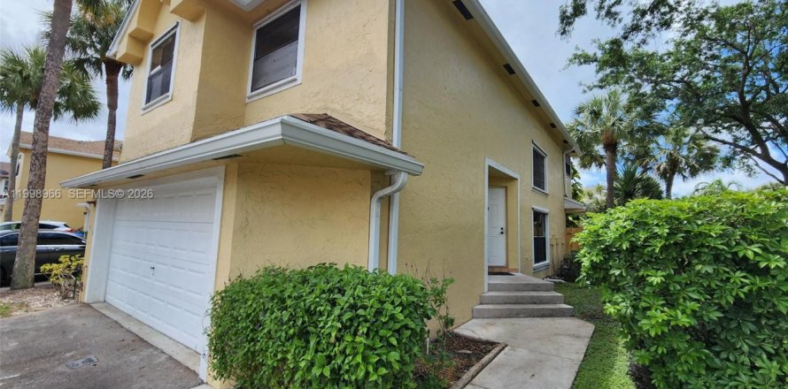Condo in Pembroke Pines, Florida, 3 bedrooms  № 2060743