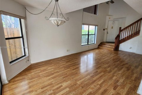 Condo in Pembroke Pines, Florida, 3 bedrooms  № 2060743 - photo 10