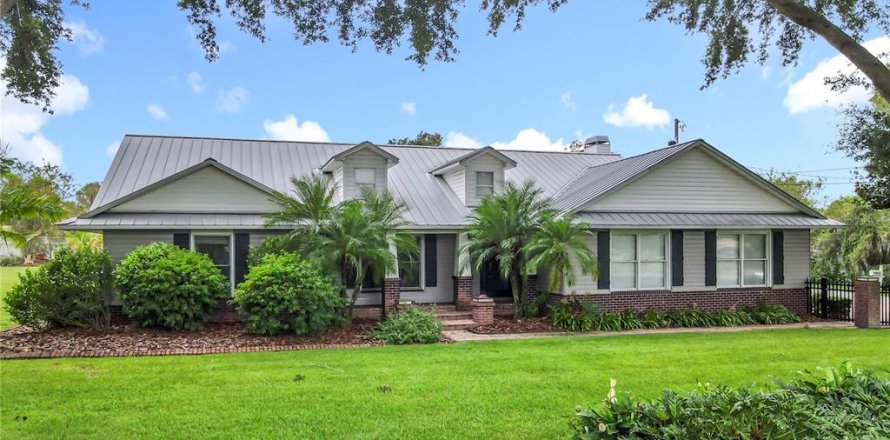 Casa en Auburndale, Florida 5 dormitorios, 339.28 m2 № 2228424