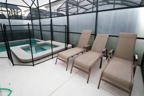 House in STOREY LAKE in Kissimmee, Florida 5 bedrooms, 286.23 sq.m. № 2393967 - photo 12