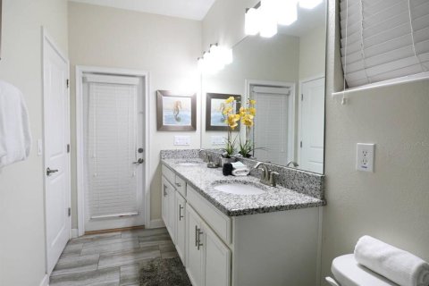 House in STOREY LAKE in Kissimmee, Florida 5 bedrooms, 286.23 sq.m. № 2393967 - photo 16