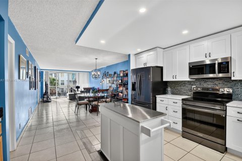 Copropriété à vendre à Boynton Beach, Floride: 2 chambres, 89.46 m2 № 2015824 - photo 2