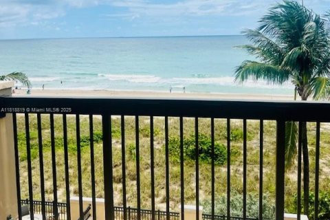 Condo in Lauderdale-by-the-Sea, Florida, 2 bedrooms  № 1785695 - photo 7