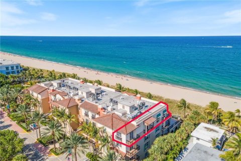 Condo in Lauderdale-by-the-Sea, Florida, 2 bedrooms  № 1785695 - photo 3