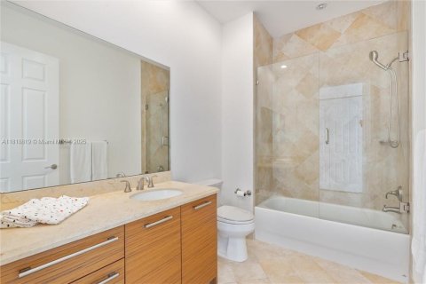 Condo in Lauderdale-by-the-Sea, Florida, 2 bedrooms  № 1785695 - photo 20