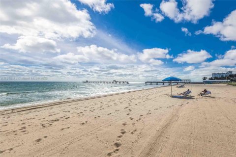 Condo in Lauderdale-by-the-Sea, Florida, 2 bedrooms  № 1785695 - photo 25