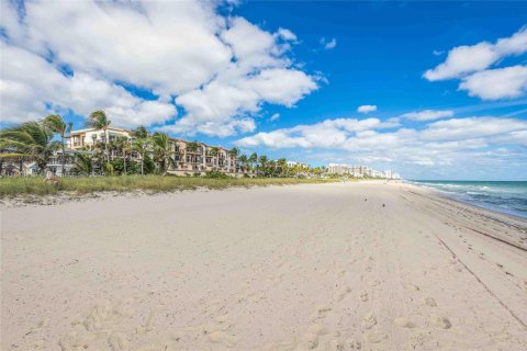 Condo in Lauderdale-by-the-Sea, Florida, 2 bedrooms  № 1785695 - photo 24