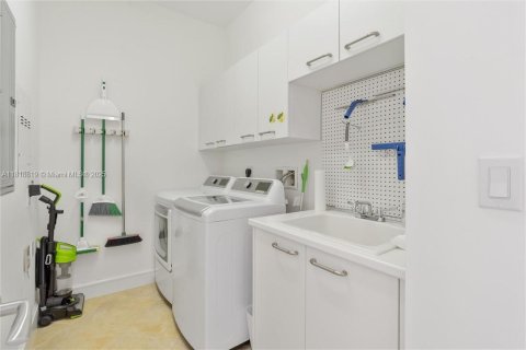 Condo in Lauderdale-by-the-Sea, Florida, 2 bedrooms  № 1785695 - photo 21